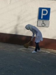 Субботник на территории центра 4