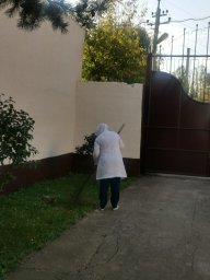 Субботник на территории центра 6